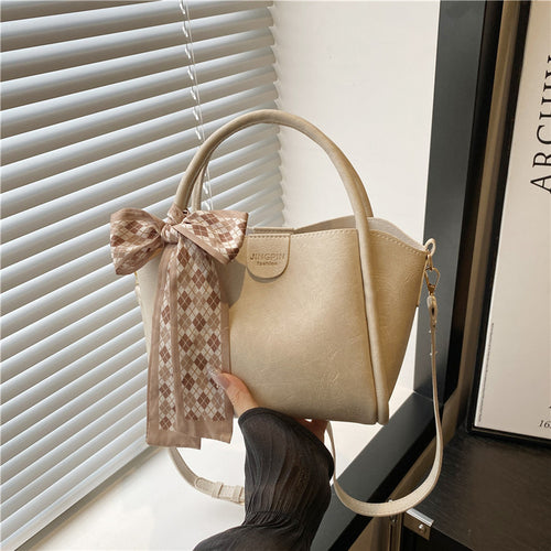 Damen Henkeltasche mit modischem Schleifendetail und abnehmbarem Schulterriemen Nord Taschen