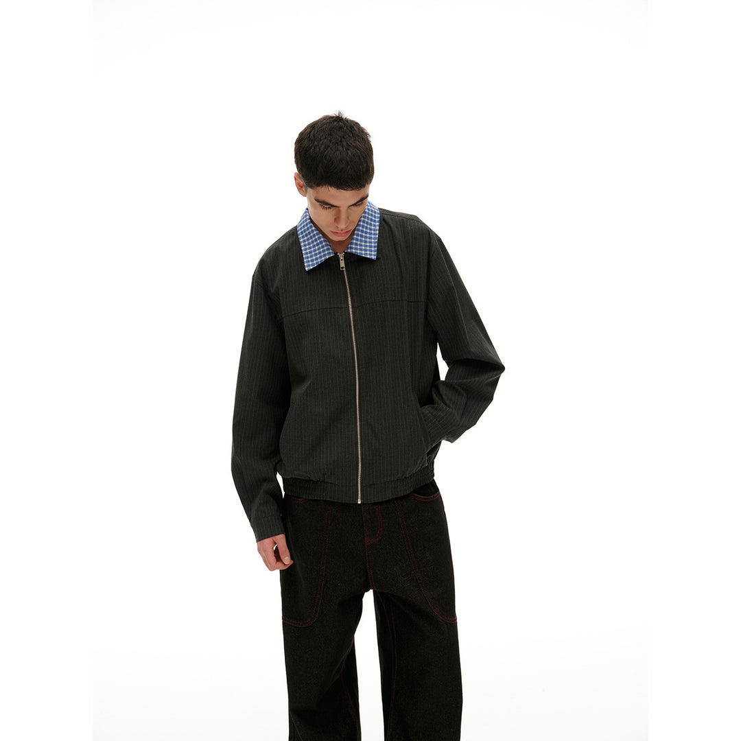 Unisex Kurz geschnittene Nadelstreifen‑Blousonjacke mit kontrastierendem Hemdkragen und durchgehendem Reißverschluss Nord Taschen