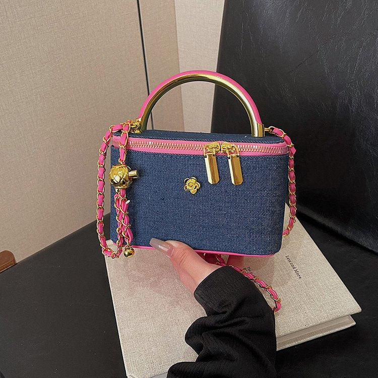 Damen Designer Handtasche mit exklusiven Kettenakzenten Nord Taschen