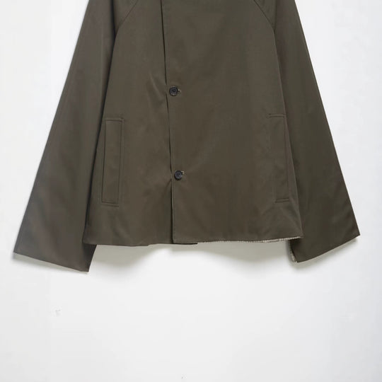 Herren Kurze wasserabweisende Übergangsjacke mit hohem Stehkragen, asymmetrischer Knopfleiste und Raglanärmeln Nord Taschen