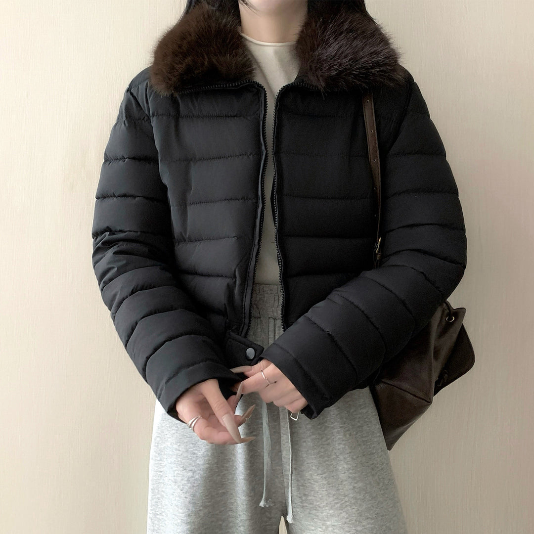 Damen nan kurze wattierte Taillenjacke mit abnehmbarem Kunstfellkragen und verstärktem Saum Nord Taschen