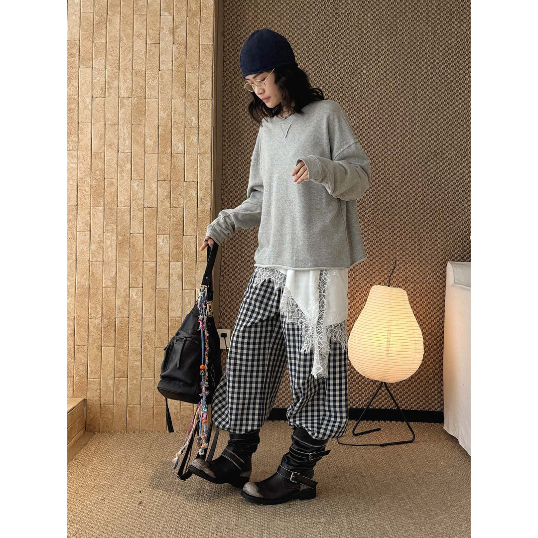 Damen Oversized-Sweatshirt aus weichem Sweatstoff mit roher Kante und V-Ziernaht Nord Taschen