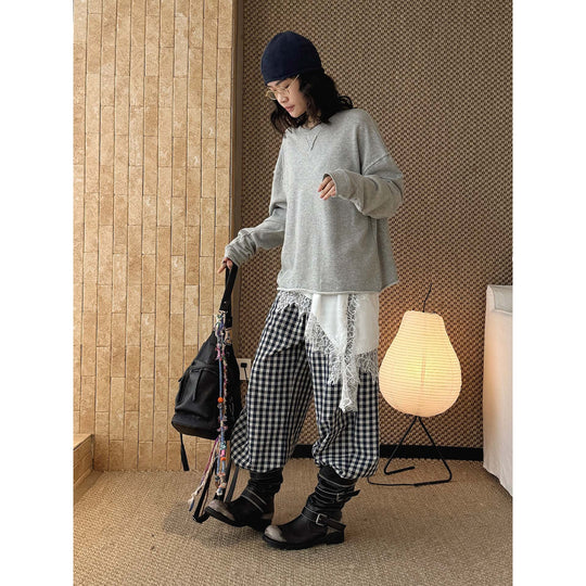 Damen Oversized-Sweatshirt aus weichem Sweatstoff mit roher Kante und V-Ziernaht Nord Taschen