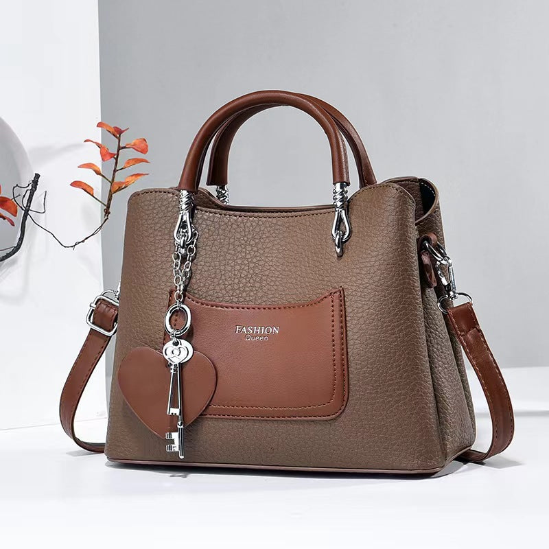 Damen Handtasche mit strukturiertem Kunstleder und abnehmbaren Anhänger Nord Taschen