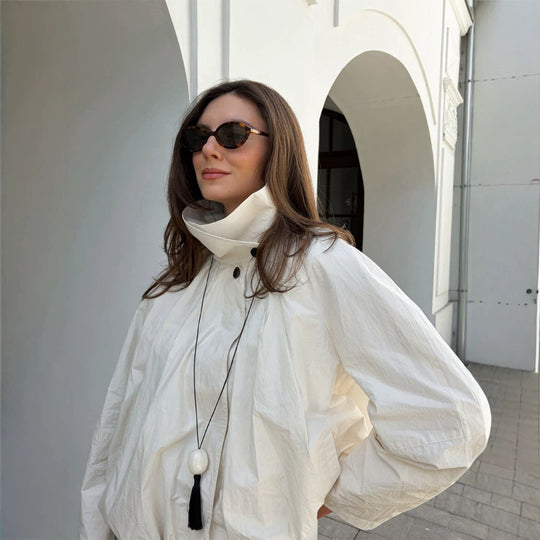 Damen Kurzjacke mit hohem Stehkragen, geraffter Schulterpartie und elastischem Saum Nord Taschen