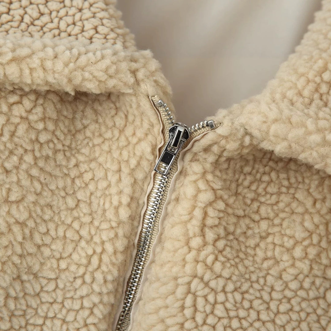 Damen Oversized Teddyjacke mit Reißverschluss, Kragen und aufgesetzten Taschen Nord Taschen