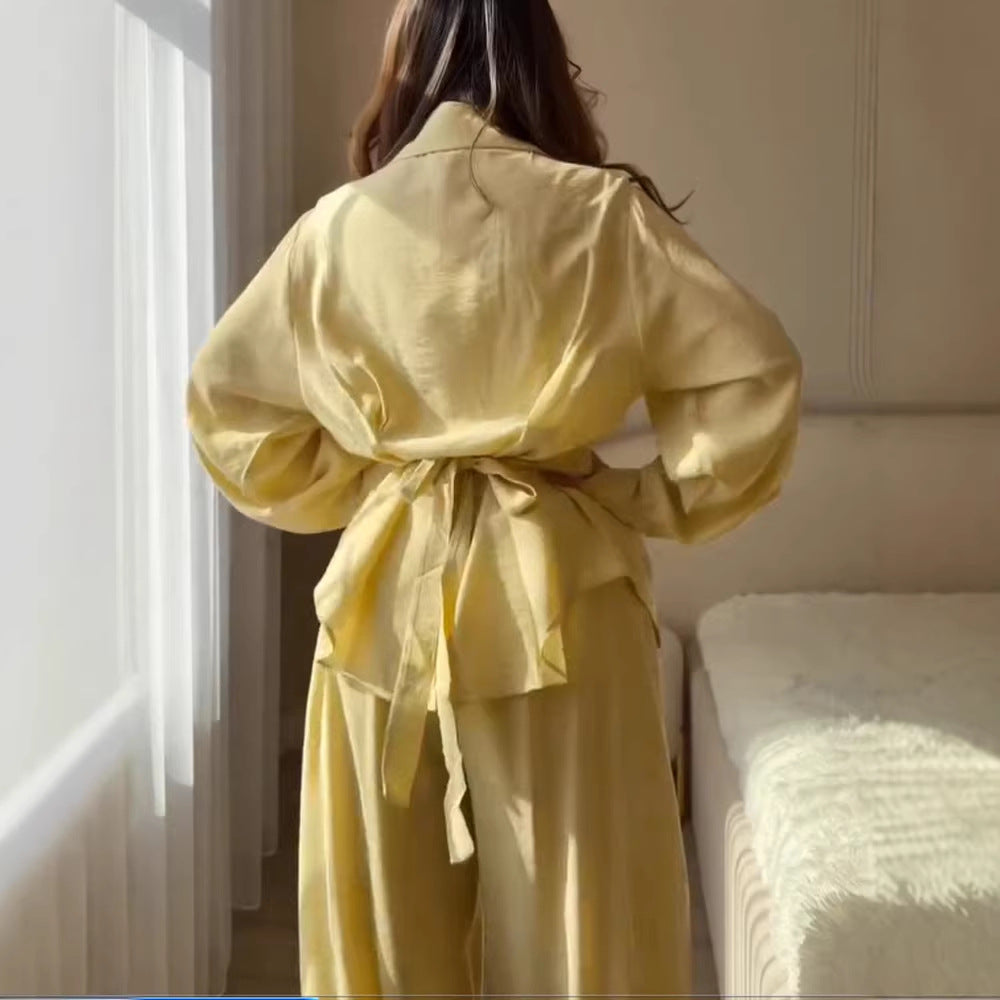 Damen Elegantes zweiteiliges Satin-Loungewear-Set mit taillierter Bluse und weitem Hosenbein Nord Taschen