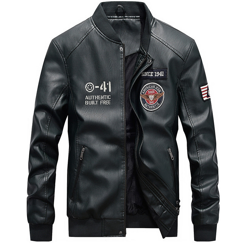 Herren  leichte Kunstleder-Bomberjacke im Pilotenstil mit gestickten Patches und verdeckter Reißverschlussleiste Nord Taschen