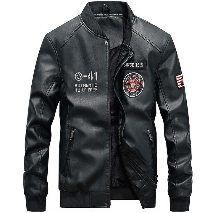 Herren  leichte Kunstleder-Bomberjacke im Pilotenstil mit gestickten Patches und verdeckter Reißverschlussleiste Nord Taschen