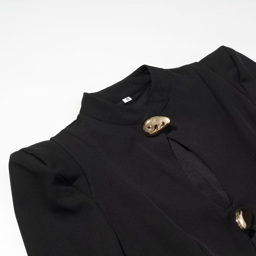 Damen Spitzenkleid mit Stehkragen, Cut-Out-Detail und Zierknöpfen Nord Taschen