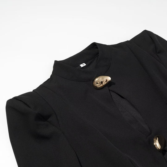 Damen Spitzenkleid mit Stehkragen, Cut-Out-Detail und Zierknöpfen Nord Taschen