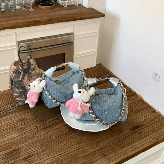 Damen modische Denim Umhängetasche mit Kettenriemen und Plüschanhänger Nord Taschen
