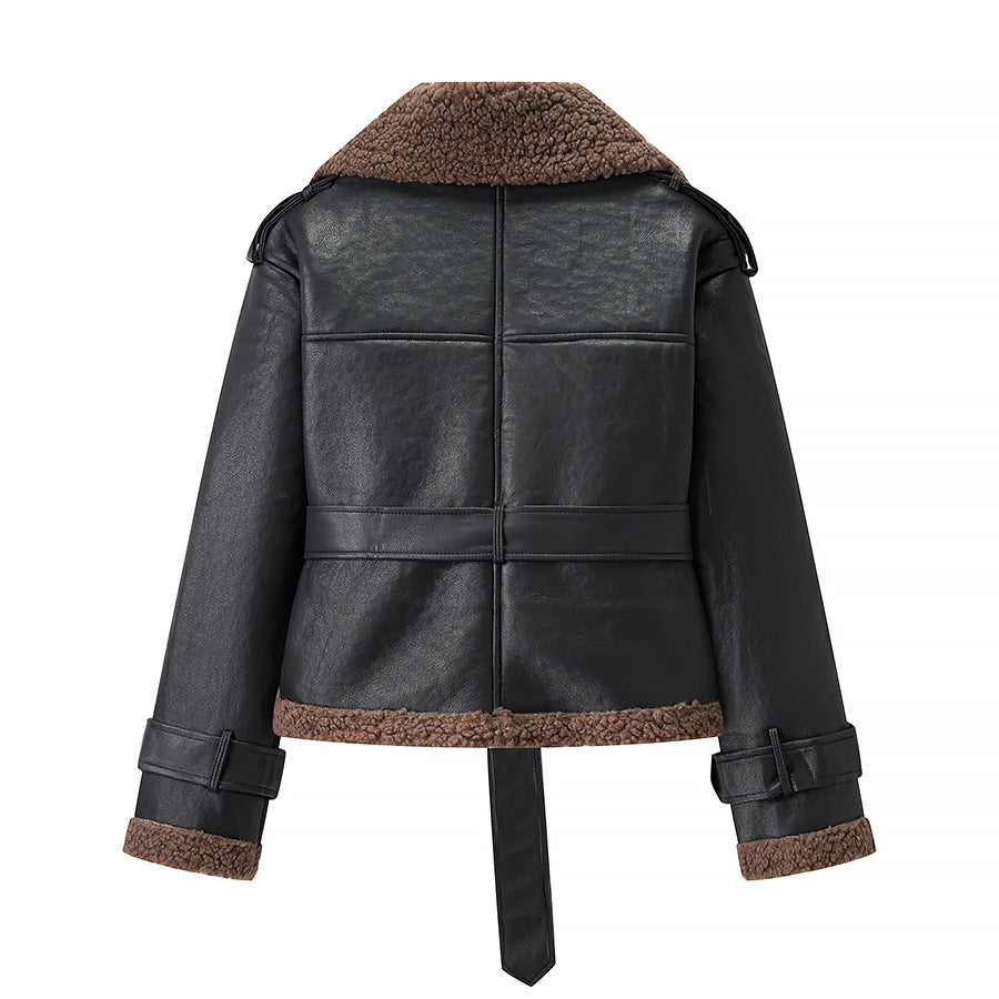 Damen Kurze Fliegerjacke aus Kunstleder mit Teddyfell-Kragen und Taillengürtel Nord Taschen