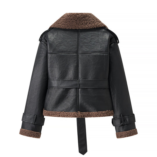 Damen Kurze Fliegerjacke aus Kunstleder mit Teddyfell-Kragen und Taillengürtel Nord Taschen