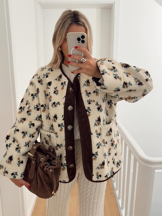 Damen Teddy-Fleecejacke mit Blumendruck, Cordleiste, Pattentaschen und übergroßem Spitzenkragen Nord Taschen