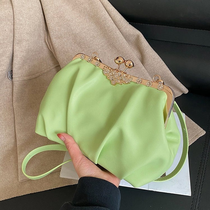 Damen Clutch-Handtasche mit eleganter Struktur und kunstvollem Verschluss Nord Taschen