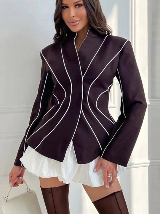 Damen Skulpturaler taillierter Blazer mit konturierenden Paspeln Nord Taschen