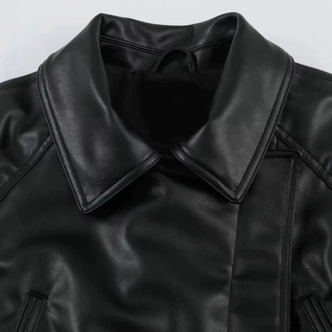 Damen Kurzjacke aus veganem Leder mit Taillengürtel und überschnittenen Schultern Nord Taschen