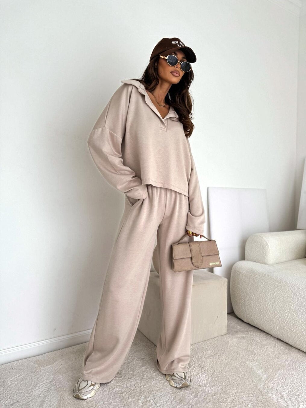 Damen Loungewear-Zweiteiler mit Hemdkragen-Cropped-Sweatshirt und weiter Palazzo-Hose Nord Taschen