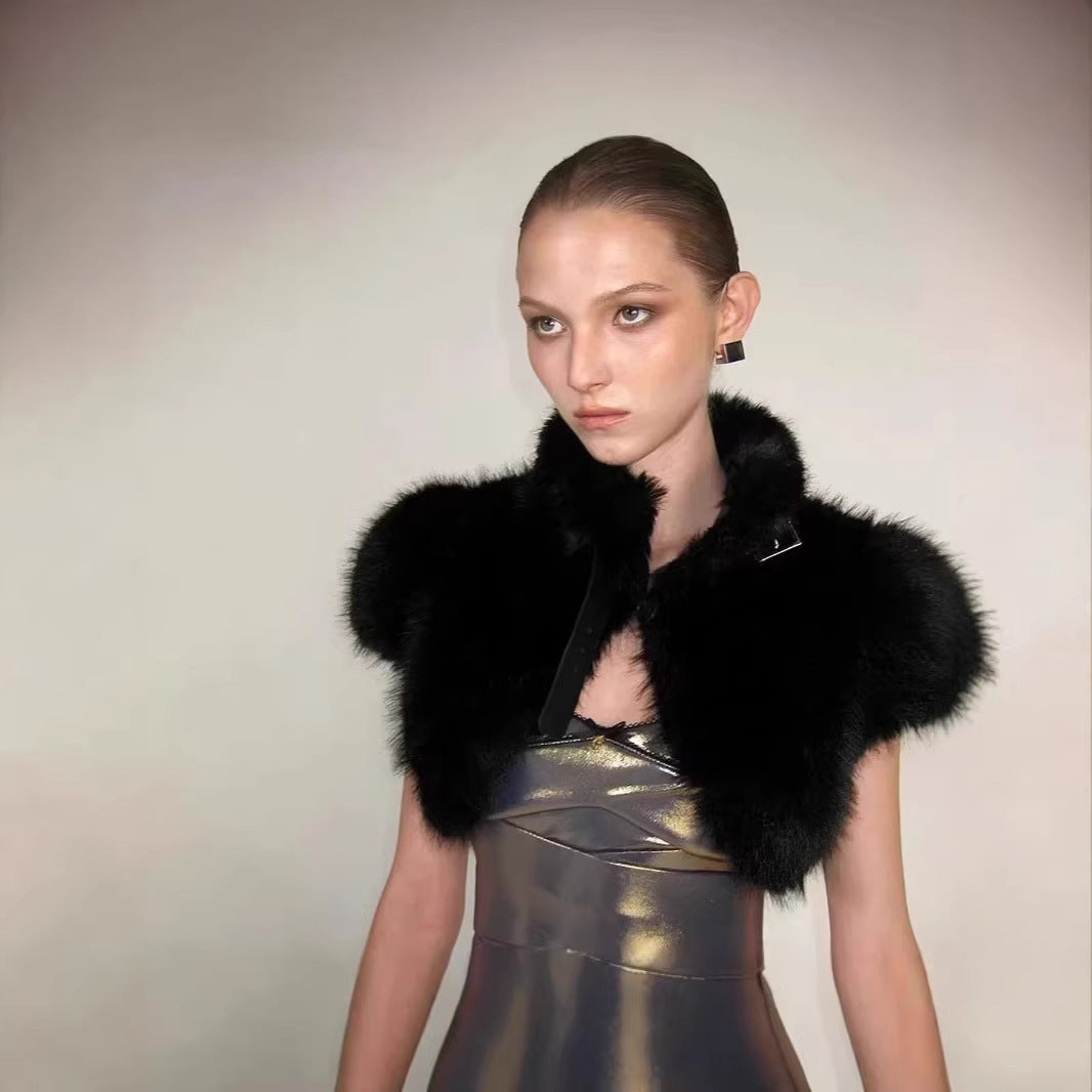 Damen Cropped Kunstpelz‑Bolero mit voluminösem Umlegekragen und Puffärmeln Nord Taschen
