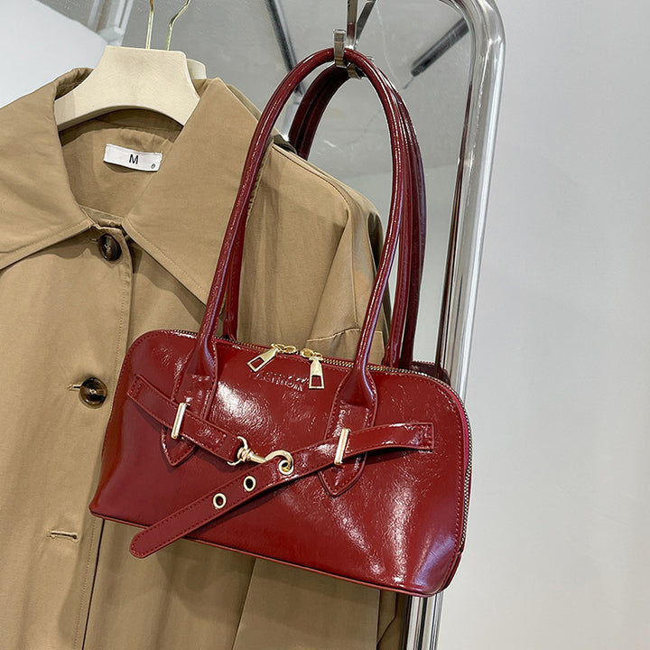 Damen Handtasche mit elegantem Hochglanzfinish und praktischen Tragegriffen Nord Taschen