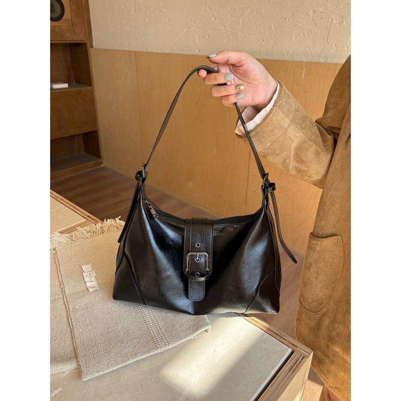 Damen Hobo-Tasche mit elegantem Schnallenverschluss und geschmeidiger Kunstleder-Oberfläche Nord Taschen