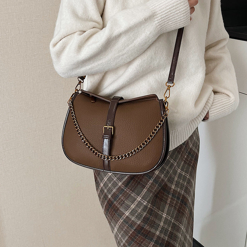 Damen elegante Umhängetasche mit goldener Kette Nord Taschen