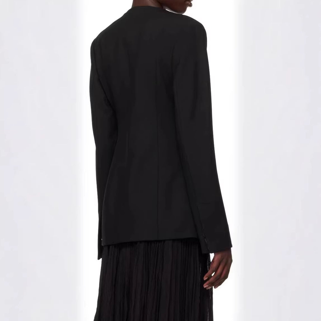 Damen taillierter Einreiher-Blazer mit Rundhalsausschnitt, verdeckter Knopfleiste und Pattentaschen Nord Taschen
