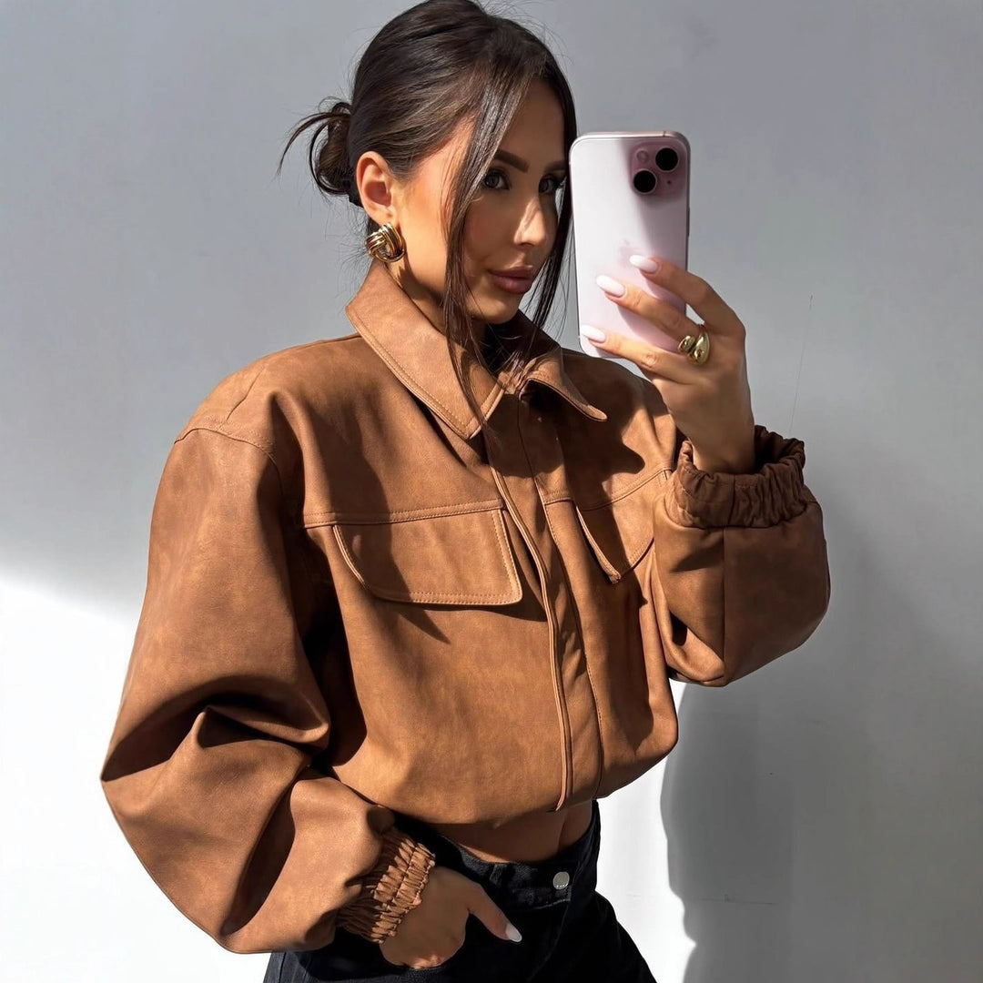 Damen Kurz geschnittene Kunstlederjacke mit aufgesetzten Brusttaschen Nord Taschen