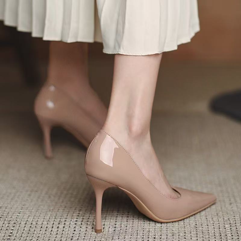 Damen Klassische High-Heels mit elegantem Spitzen-Design und praktischem Riemchen