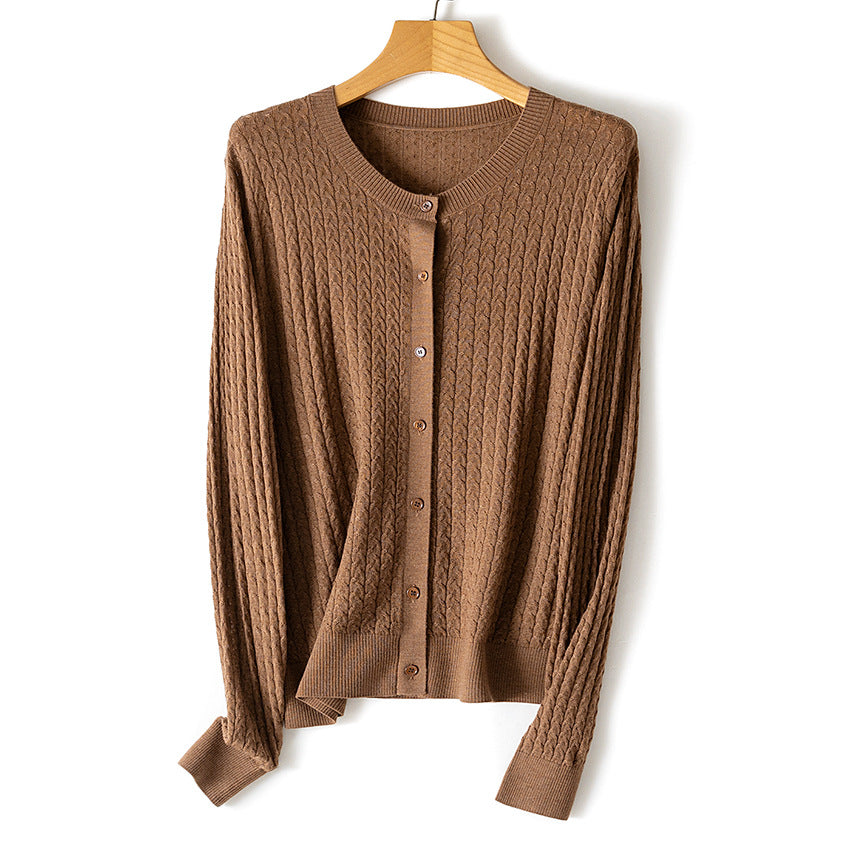 Damen Feinstrick-Cardigan mit Zopfmuster, Rundhalsausschnitt und Knopfleiste Nord Taschen
