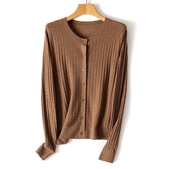 Damen Feinstrick-Cardigan mit Zopfmuster, Rundhalsausschnitt und Knopfleiste Nord Taschen
