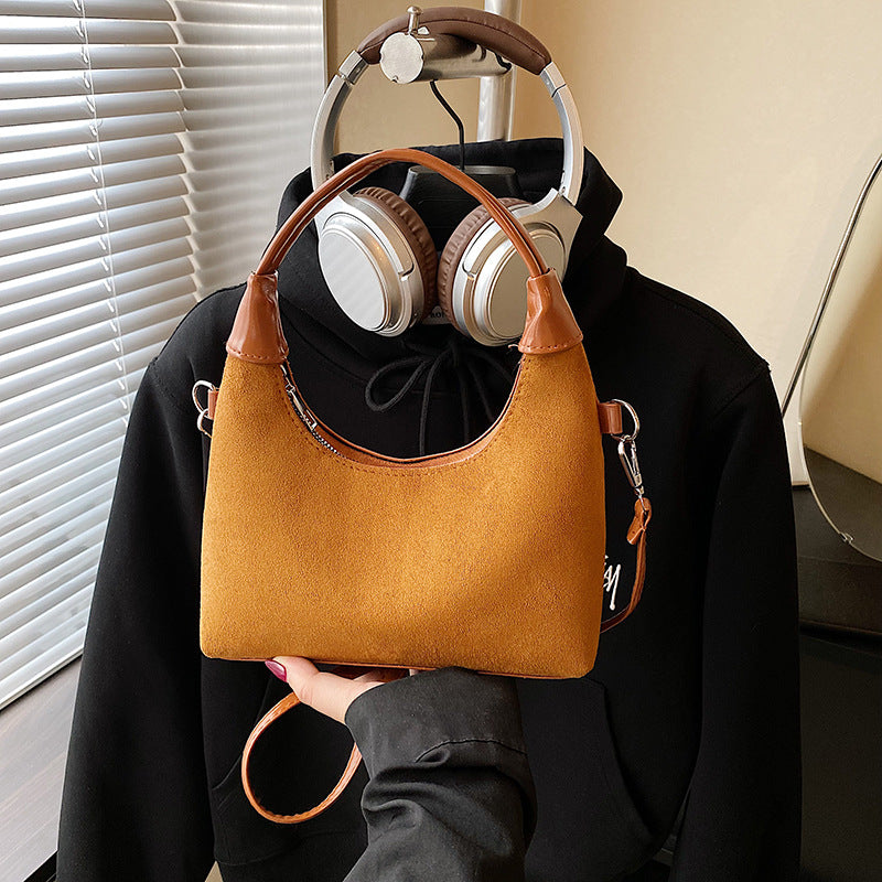 Damen Kuschel Tasche mit abnehmbarem Plüsch Anhänger Nord Taschen