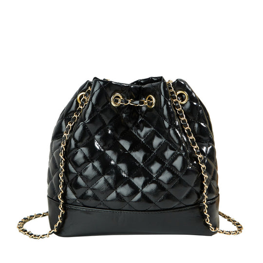 Damen Bequeme Schultertasche mit hochwertigem Kettenakzent Nord Taschen