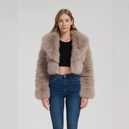 Damen Kurz geschnittene Kunstpelz‑Bolerojacke mit voluminösem Schalkragen Nord Taschen
