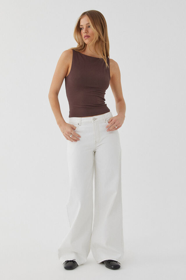 Damen weites Denim Hosenmodell mit tiefem Bund und weitem Schlag Nord Taschen