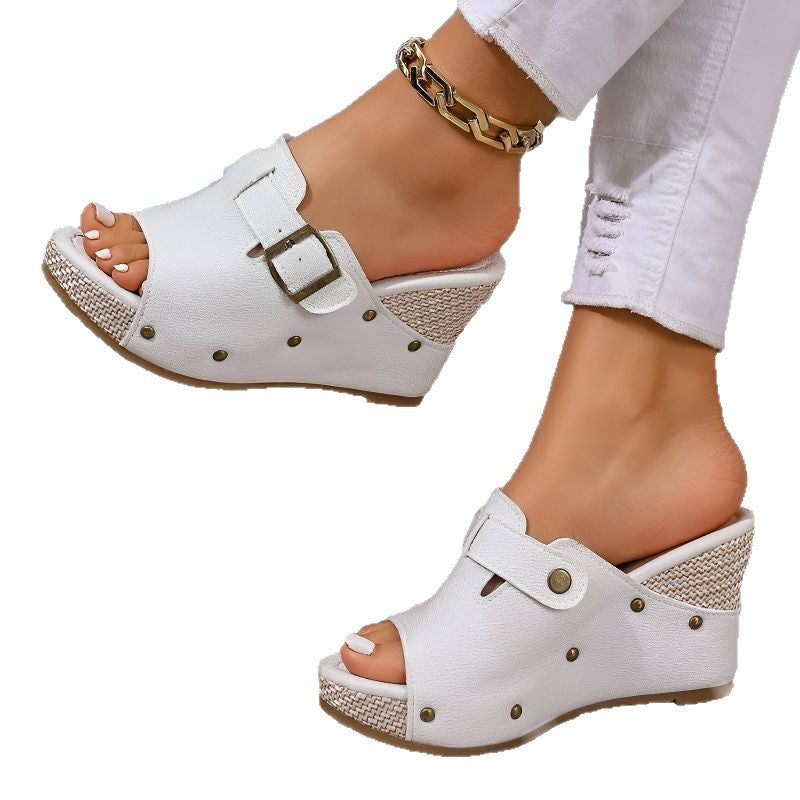 Damen Clogs mit modischer Schnallen-Applikation und komfortabler Liegefläche