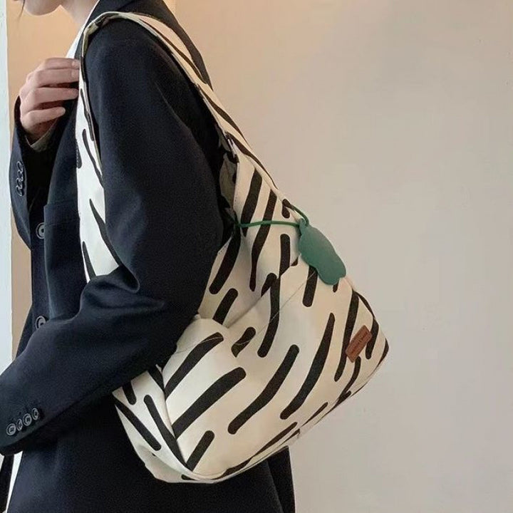 Damen Hobo-Tasche mit modernen Linien und praktischen Innenfächern Nord Taschen