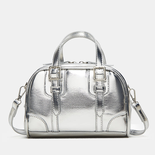 Damen Handtasche mit eleganter Hochglanz-Oberfläche und praktischen Trageriemen Nord Taschen