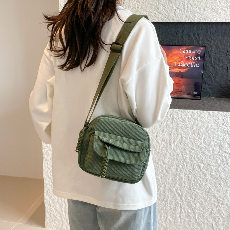 Damen Umhängetasche mit strukturiertem Cord-Design und praktischen Fächern Nord Taschen