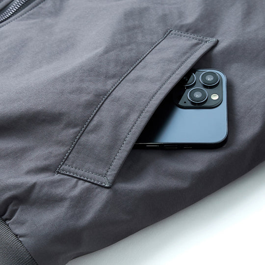 Herren Leichte Pilot‑Bomberjacke im Utility‑Stil mit Ärmeltasche und Patch‑Detail Nord Taschen