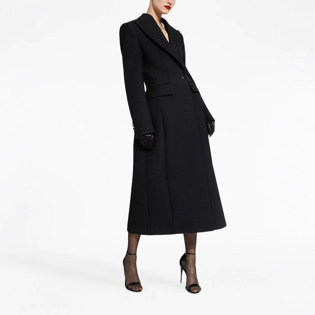 Damen Taillierter Longline-Mantel mit spitzem Revers und Gehschlitz Nord Taschen