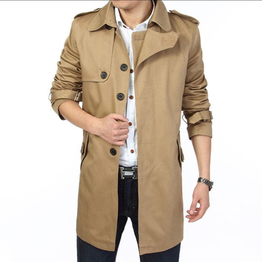 Herren Trenchcoat im klassischen Schnitt mit Schulterklappen Taillenriegel und verstellbaren Manschetten Nord Taschen