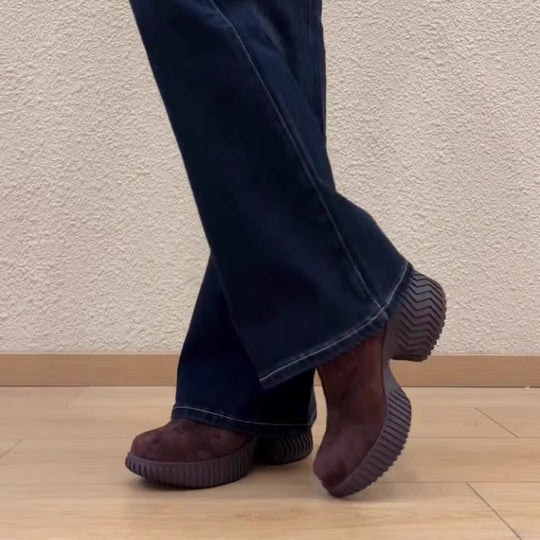 Damen Plateau-Slip-On mit skulpturaler Lug-Sohle und gepolstertem Komfortfußbett Nord Taschen