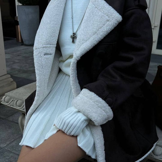 Damen Oversized Fliegerjacke aus Lammfellimitat mit Doppelreihiger Knopfleiste Nord Taschen