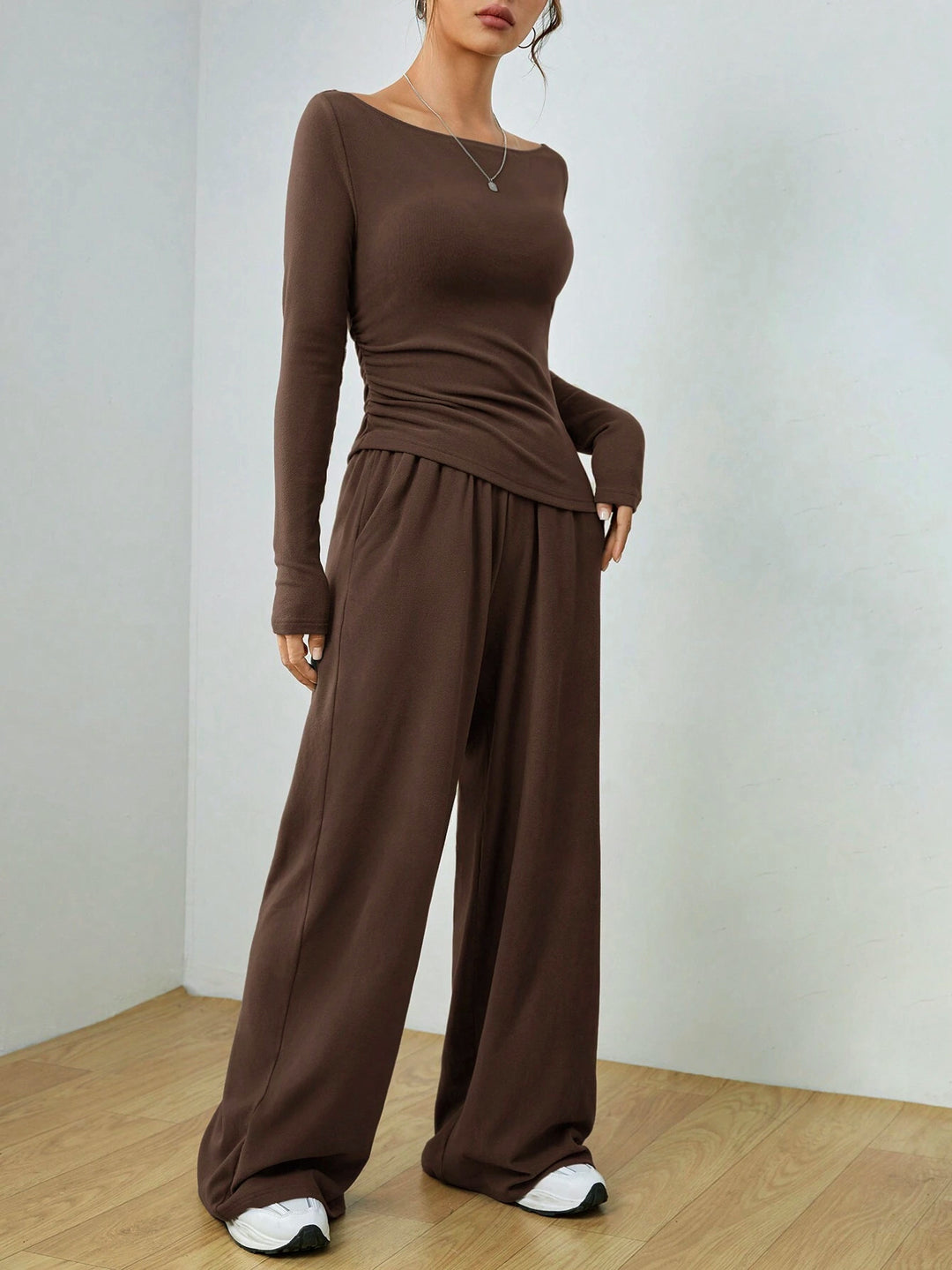 Damen Loungewear-Set aus weichfallendem Jersey mit U-Boot-Ausschnitt, tailliertem Longsleeve und weiter Palazzo-Hose Nord Taschen