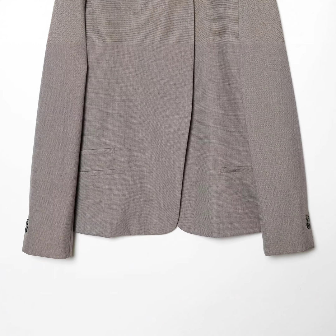Damen Kurzer taillierter Blazer mit Stehkragen und asymmetrischer Knopfleiste Nord Taschen