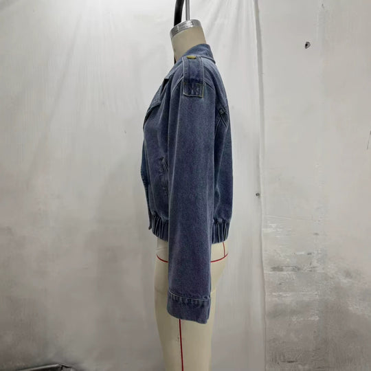 Damen Cropped Jeansjacke im Trench‑Stil mit doppelreihiger Knopfleiste und Schulterklappen Nord Taschen