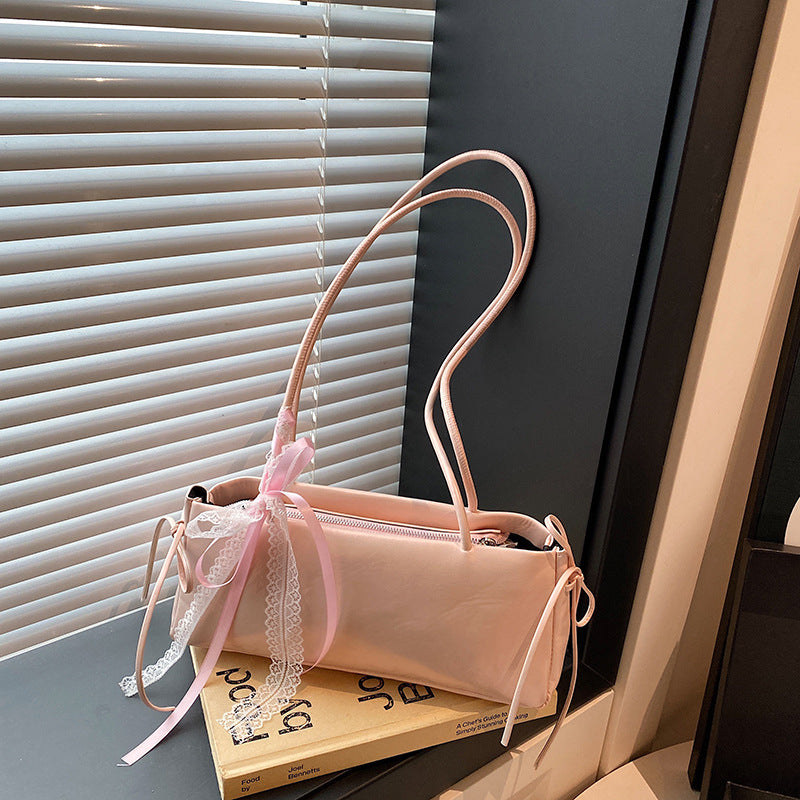 Damen modische Handtasche im eleganten Design mit seidig glänzender Oberfläche Nord Taschen