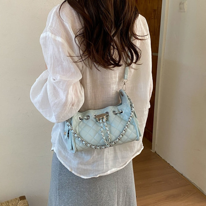 Damen Hobo-Tasche mit eleganter Steppung und modischem Kettenakzent Nord Taschen